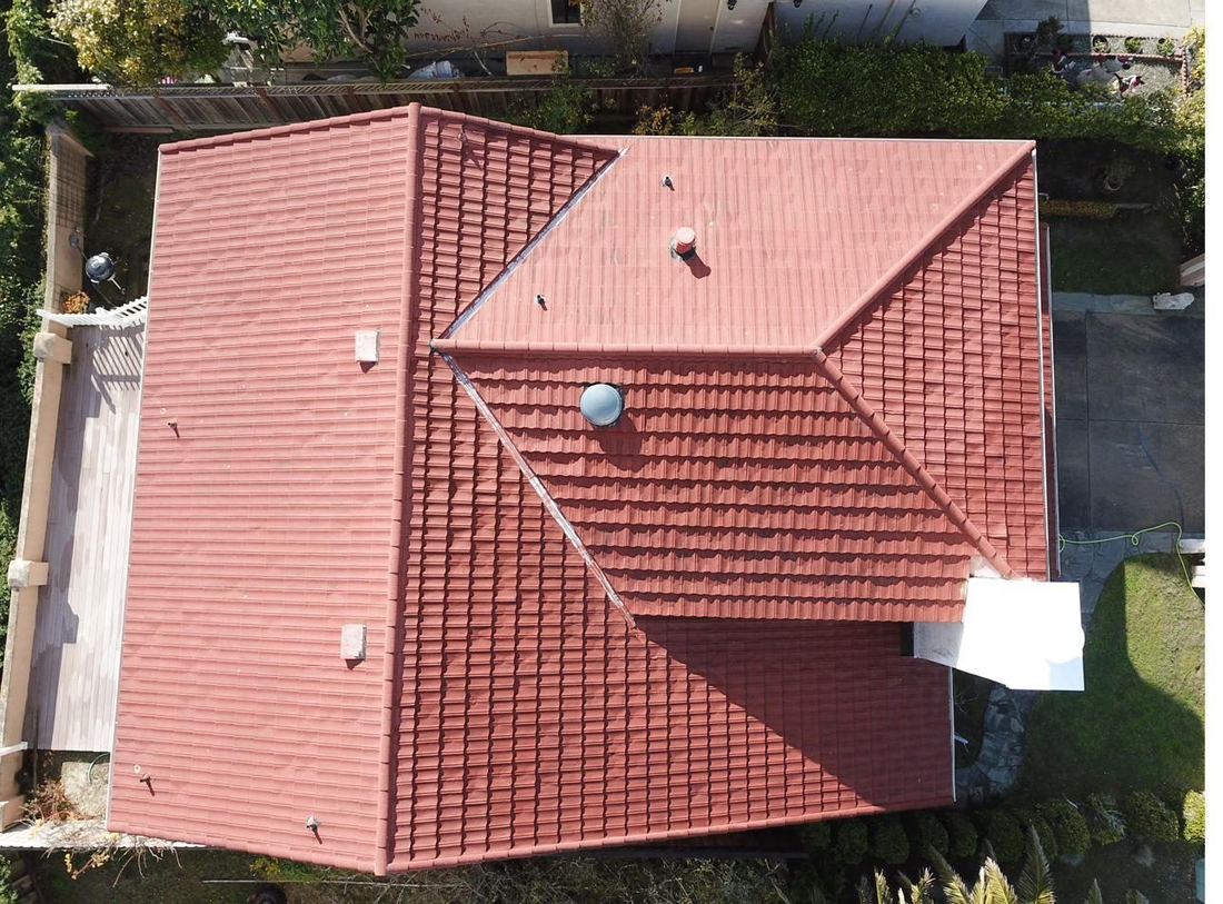 Pristine tile roof — winter ready Peninsula home
